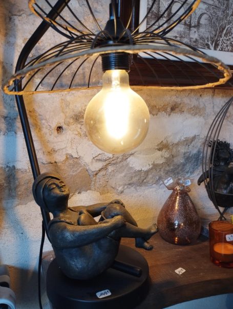 139 € Lampe avec femme patine bronze
